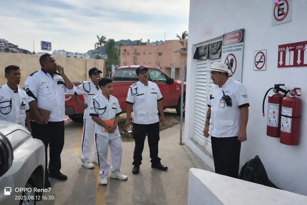 Guardias _de _seguridad_en_exterior Guardias _de _seguridad_en_exterior