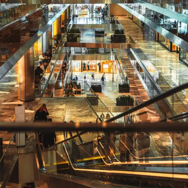 Comercial y corporativo